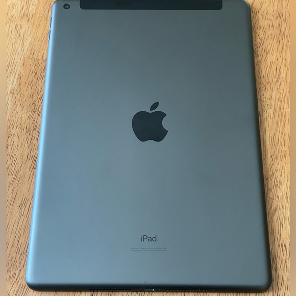 iPad 7th Generation & SPECK iPad case cover BUNDLE - Picture 4 of 6